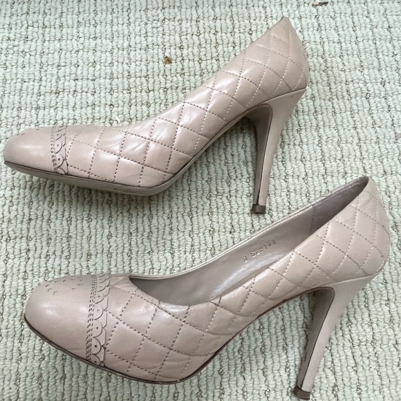 🔴Authentic CHANEL Classic Calf Leather Cream / Beige Heel shoes / Pump 🔴 - Picture 12 of 13